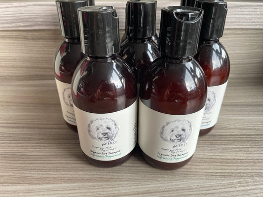 Organic Refreshing Peppermint Dog Shampoo by Henry & Co 250ml